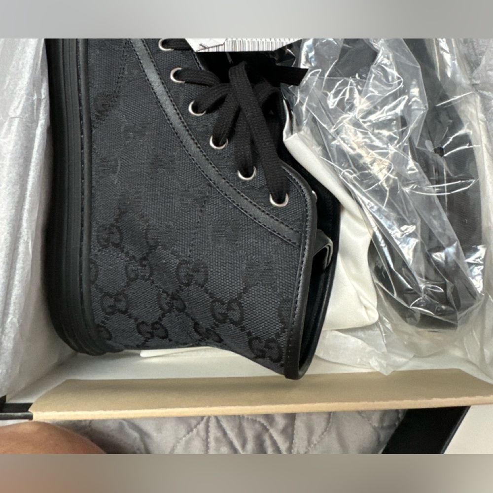 Worn one time pristine condition Gucci high tops
